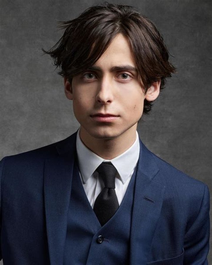 Aidan Gallagher's pet No Pets (Aidan Gallagher)